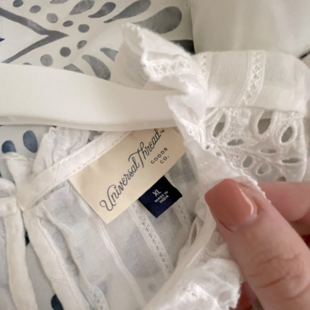 Universal Threads Top - Picture 4 of 6